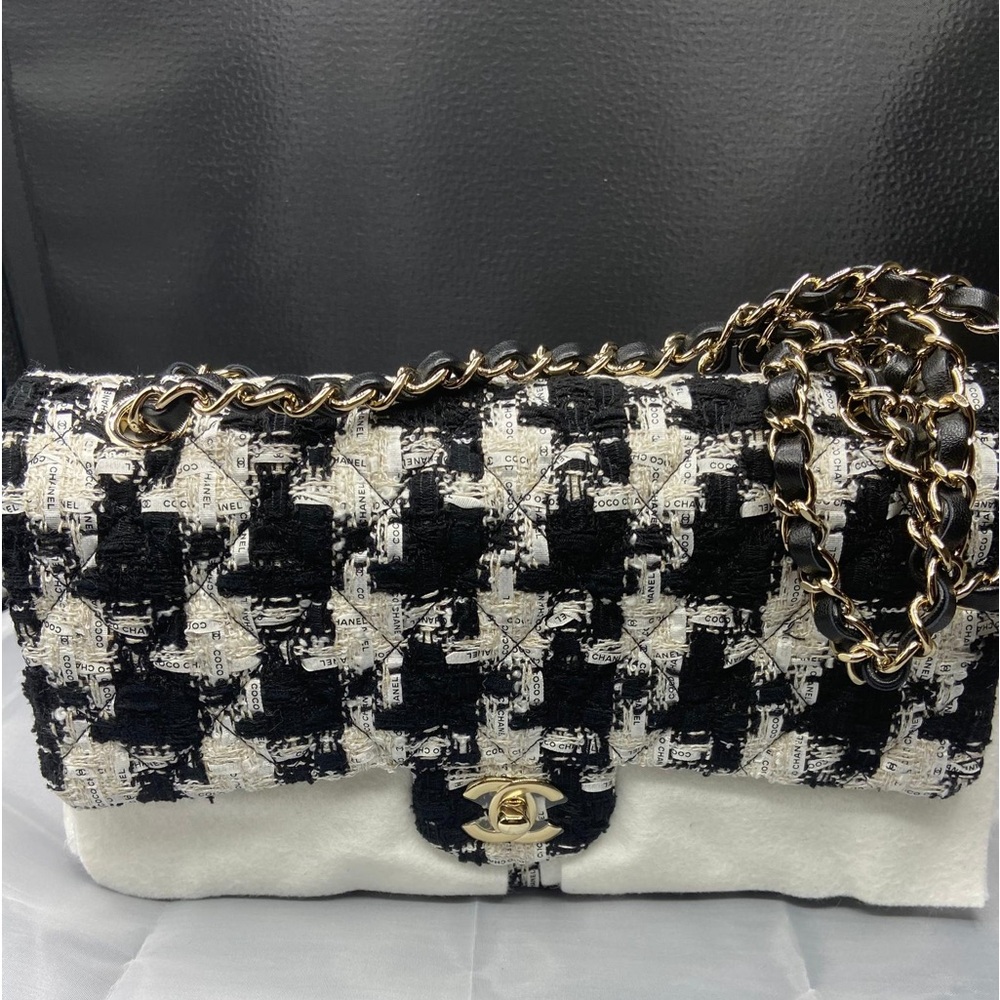 Chanel Classic Medium Black And White Tweed Ribbon With Gold Hardware 🦄🦄🦄